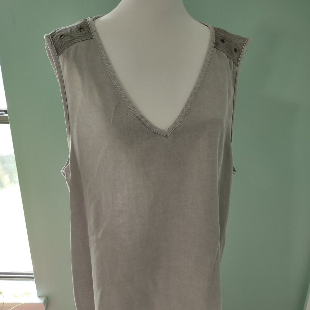XCVI Sleeveless, Light Grey top, size XL